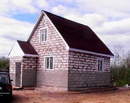 Будинки з мансардою 6 на 8. Матеріали для стін. Переваги будинку з мансардою